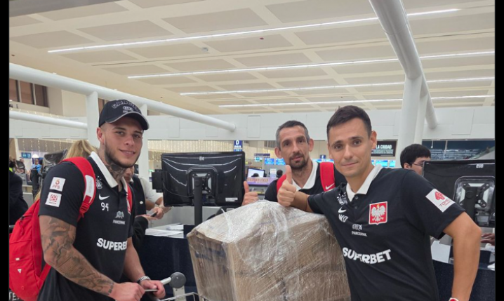 Tak Mistrzowie Świata SOCCA przewożą PUCHAR do Polski :D